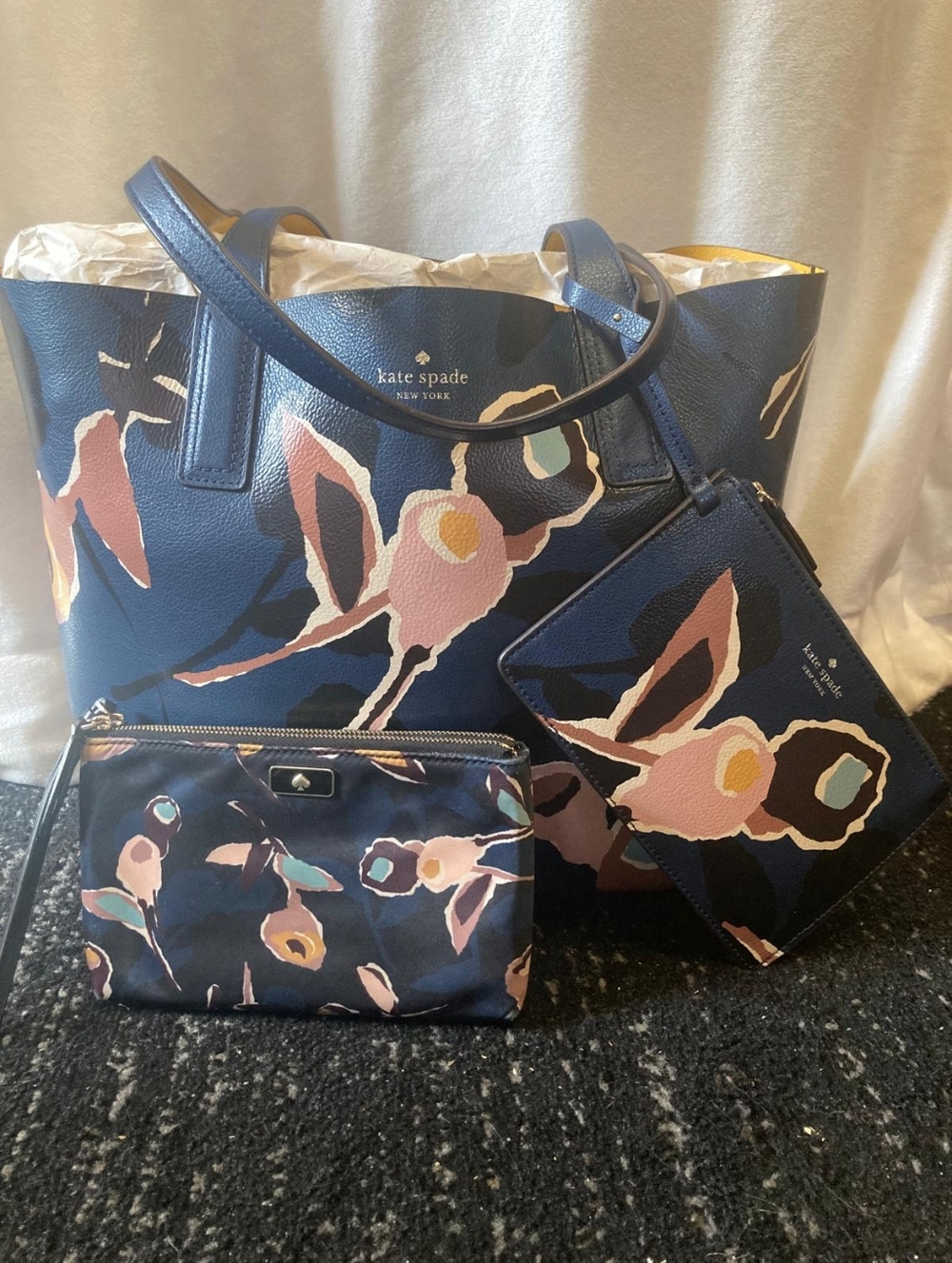 Kate Spade New York Arch Paper Rose Large Reversible Tote Set EUC Floral Yellow